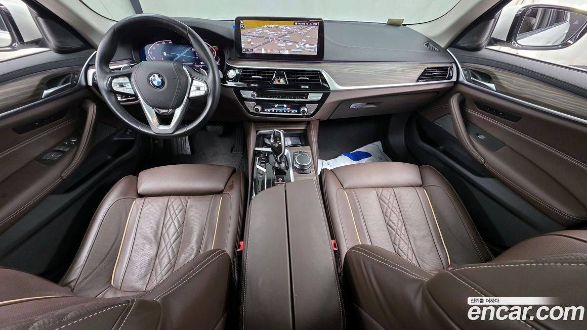 BMW 5-Series 2023