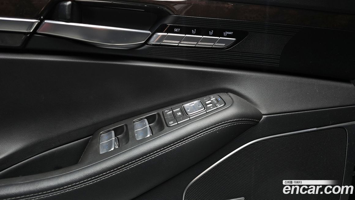 Genesis EQ900 2016