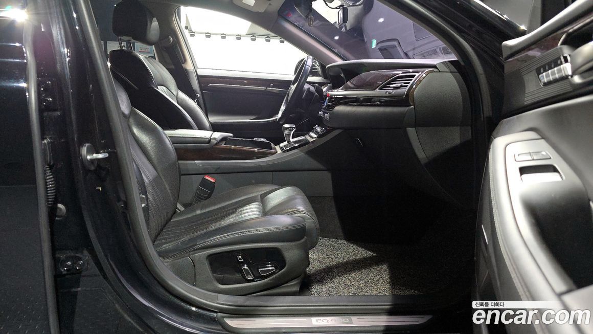 Genesis EQ900 2016