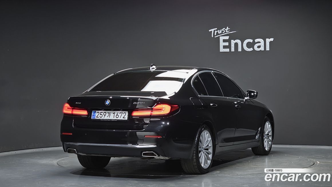 BMW 5-Series 2023