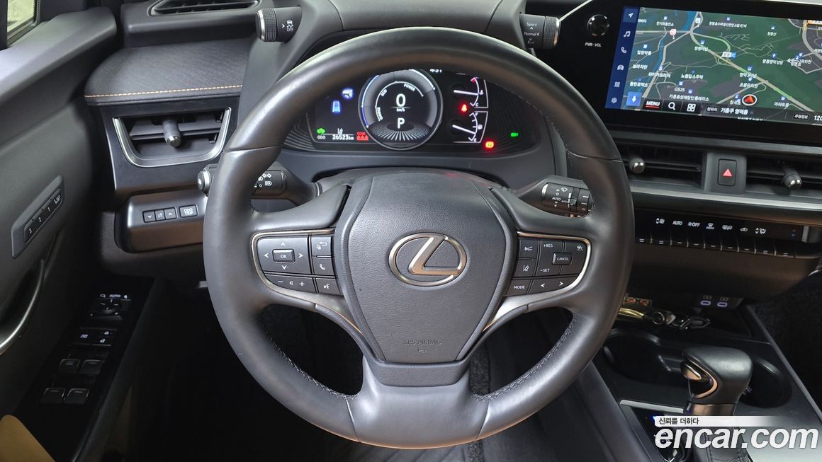Lexus UX 2023