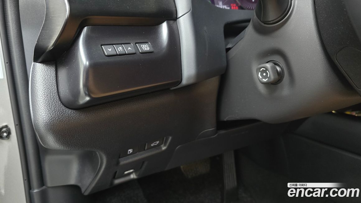 Lexus UX 2023