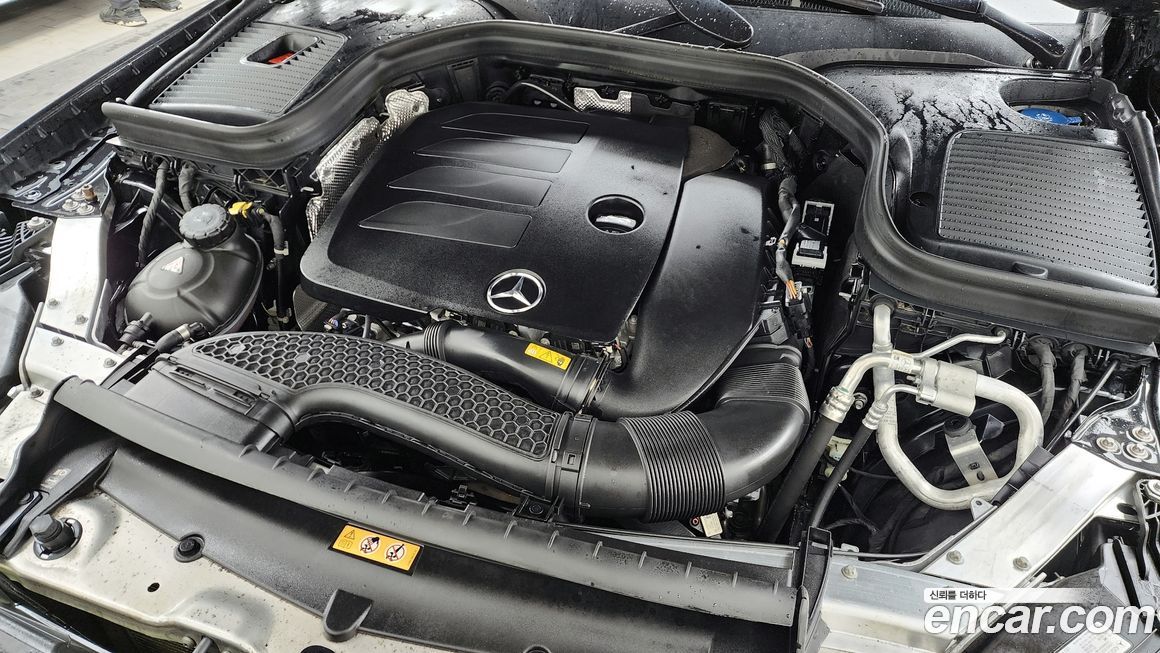 Mercedes-Benz GLC-Class 2023