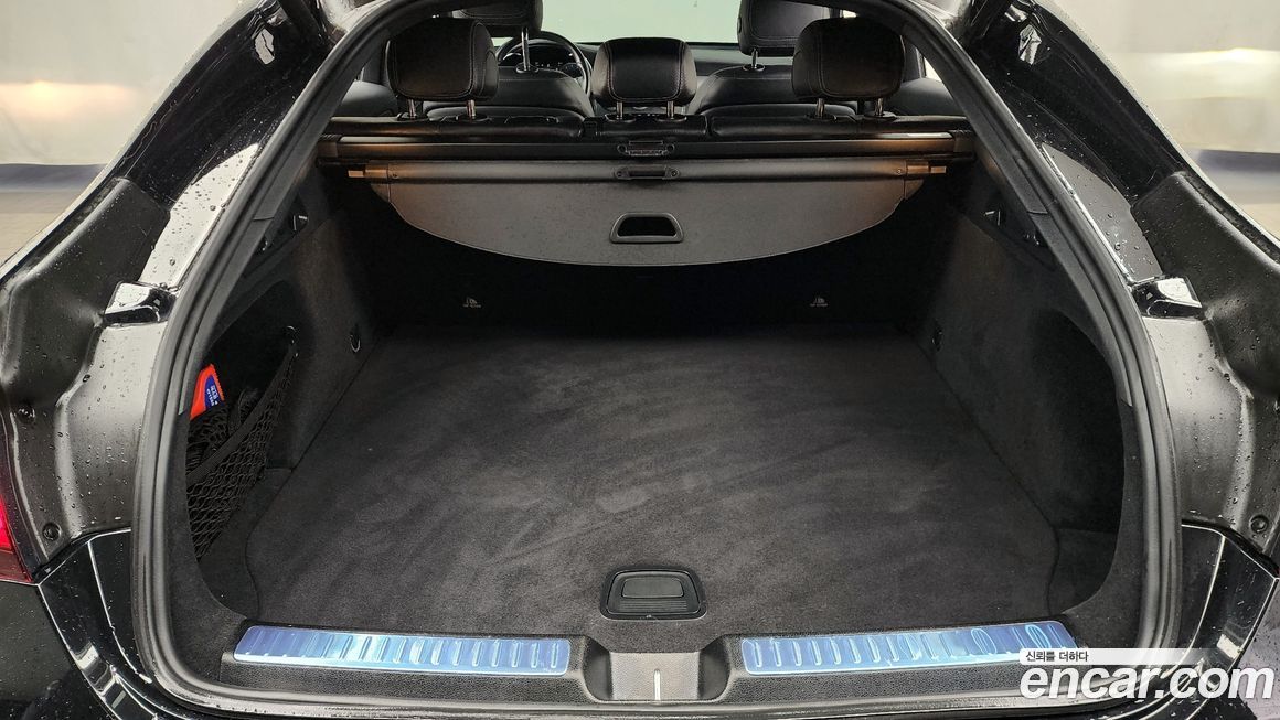 Mercedes-Benz GLC-Class 2023