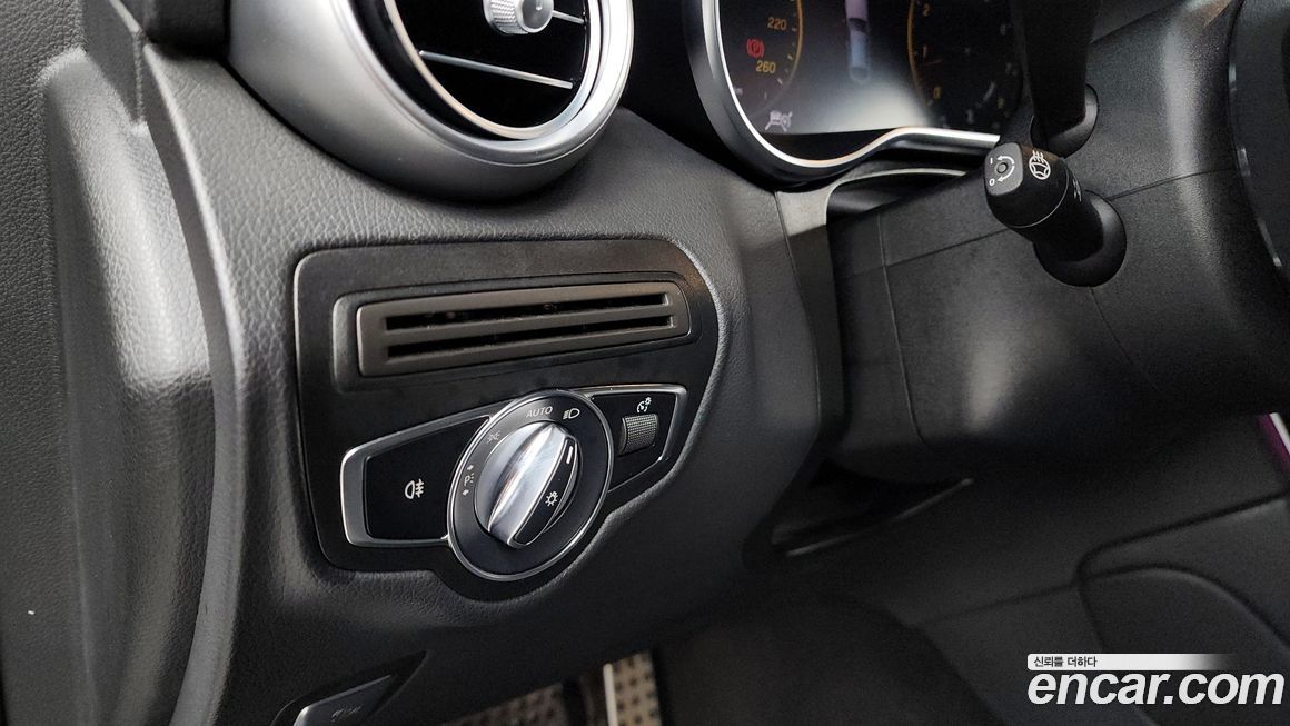 Mercedes-Benz GLC-Class 2023