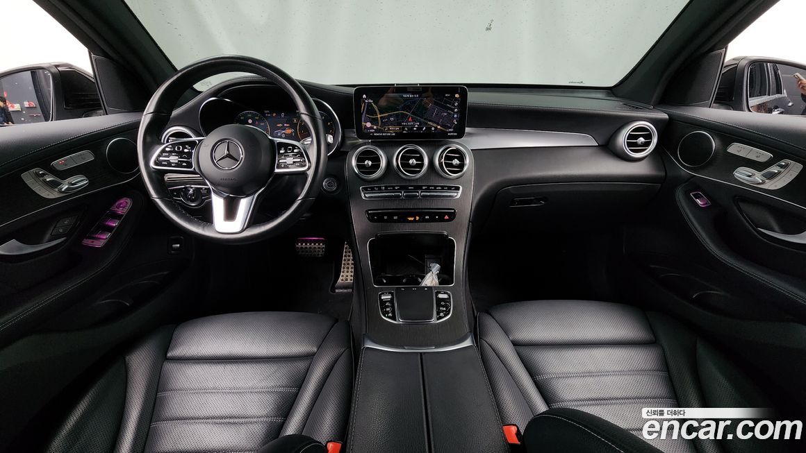 Mercedes-Benz GLC-Class 2023