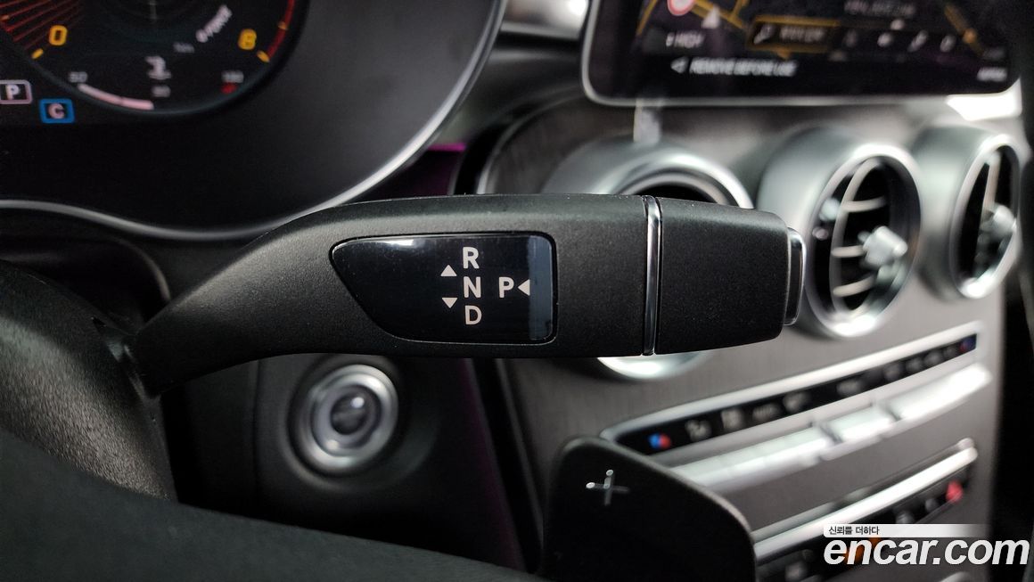 Mercedes-Benz GLC-Class 2023