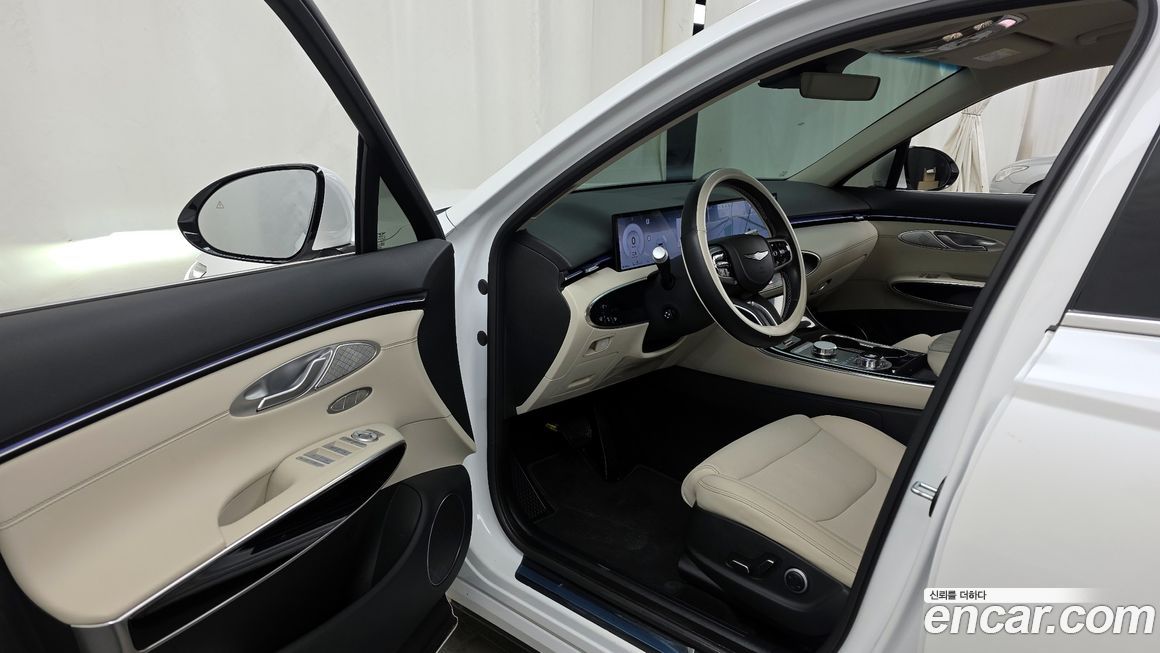 Genesis GV70 2025
