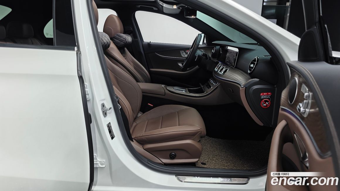 Mercedes-Benz E-Class 2022