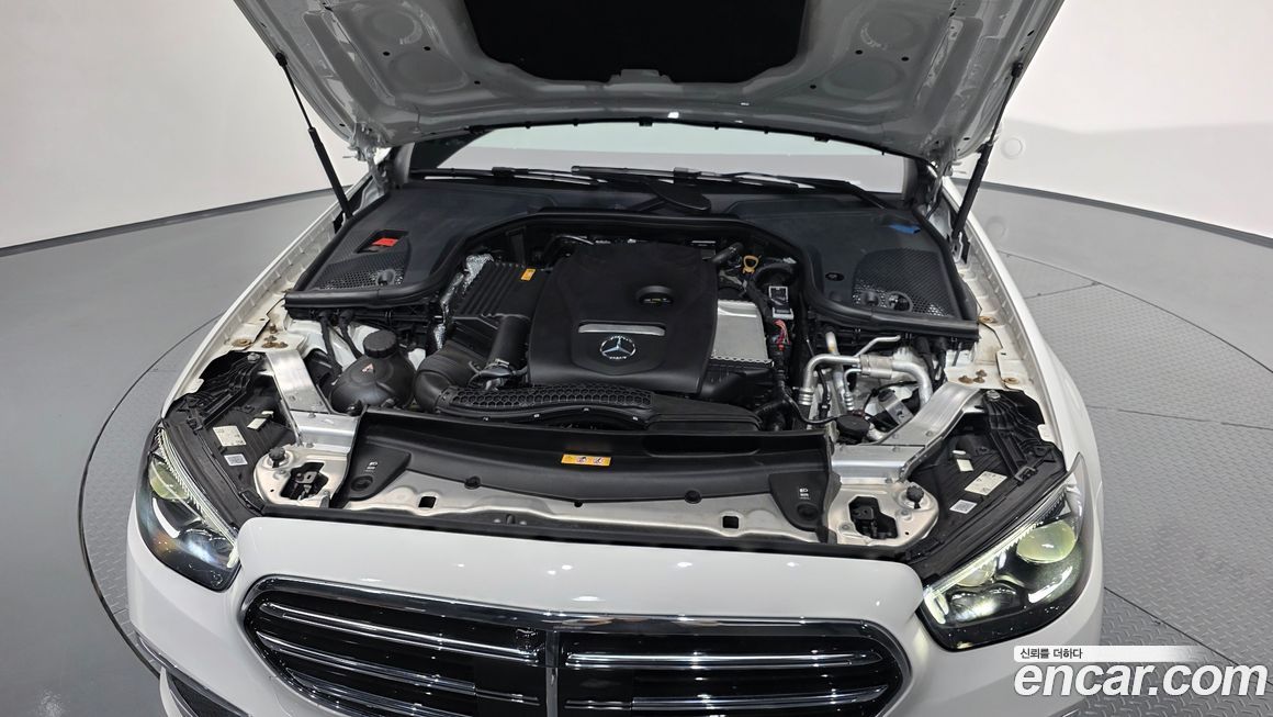 Mercedes-Benz E-Class 2022