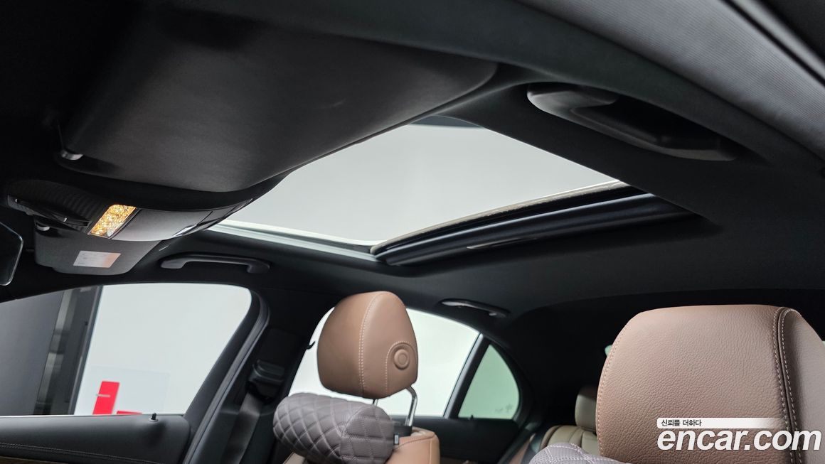 Mercedes-Benz E-Class 2022