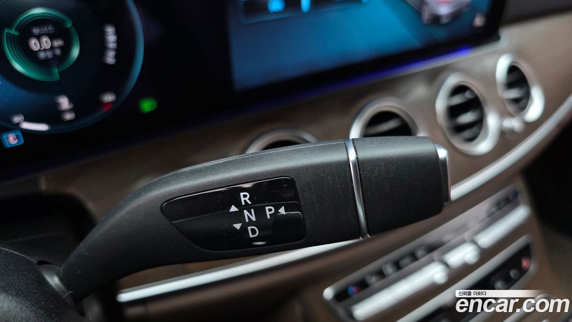Mercedes-Benz E-Class 2022