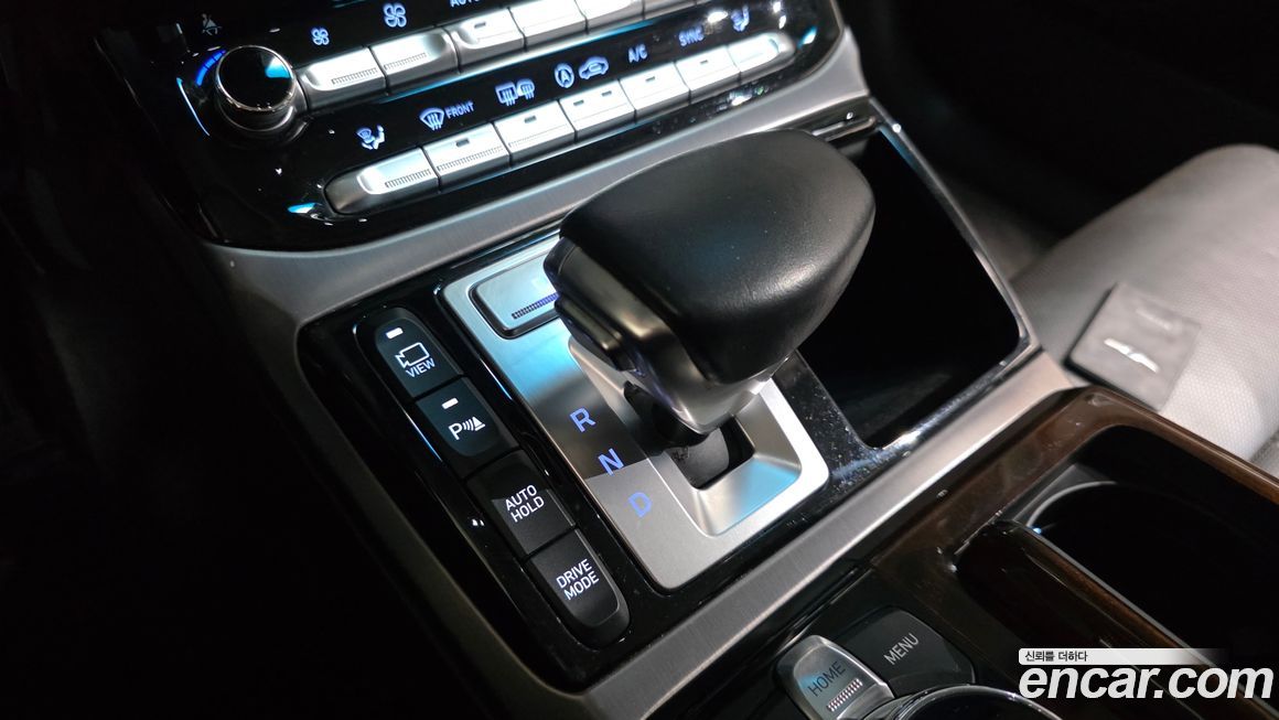 Genesis EQ900 2016