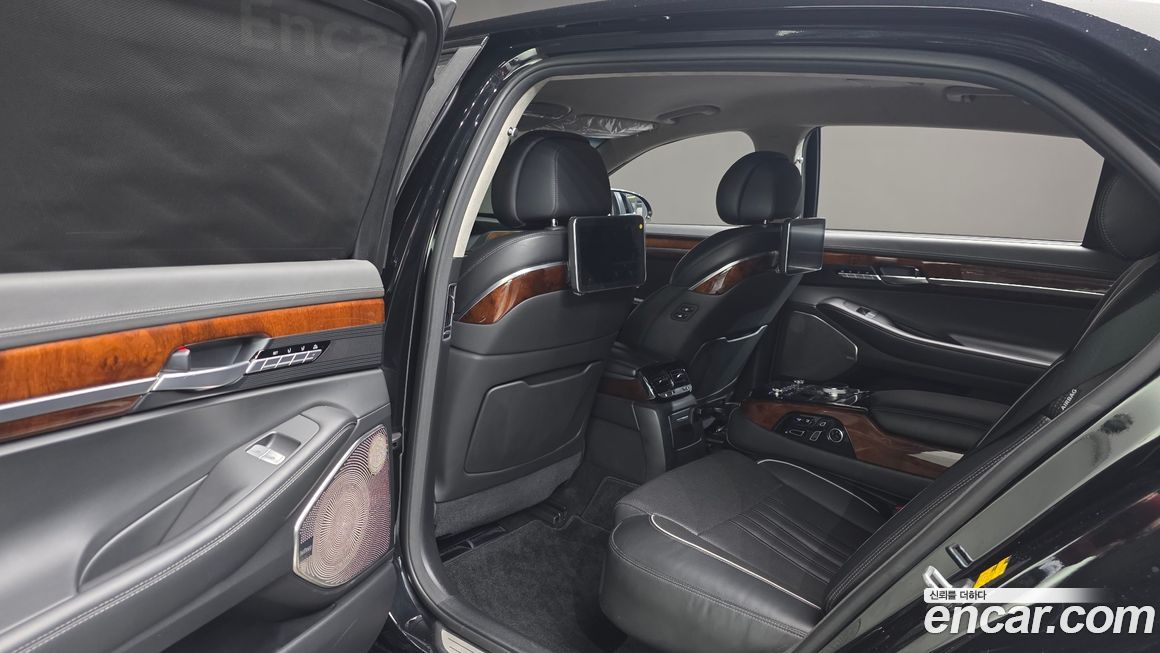 Genesis EQ900 2016