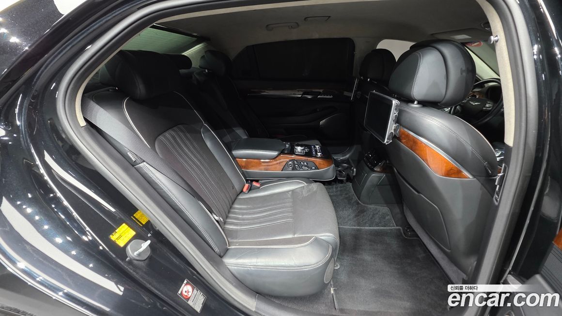 Genesis EQ900 2016