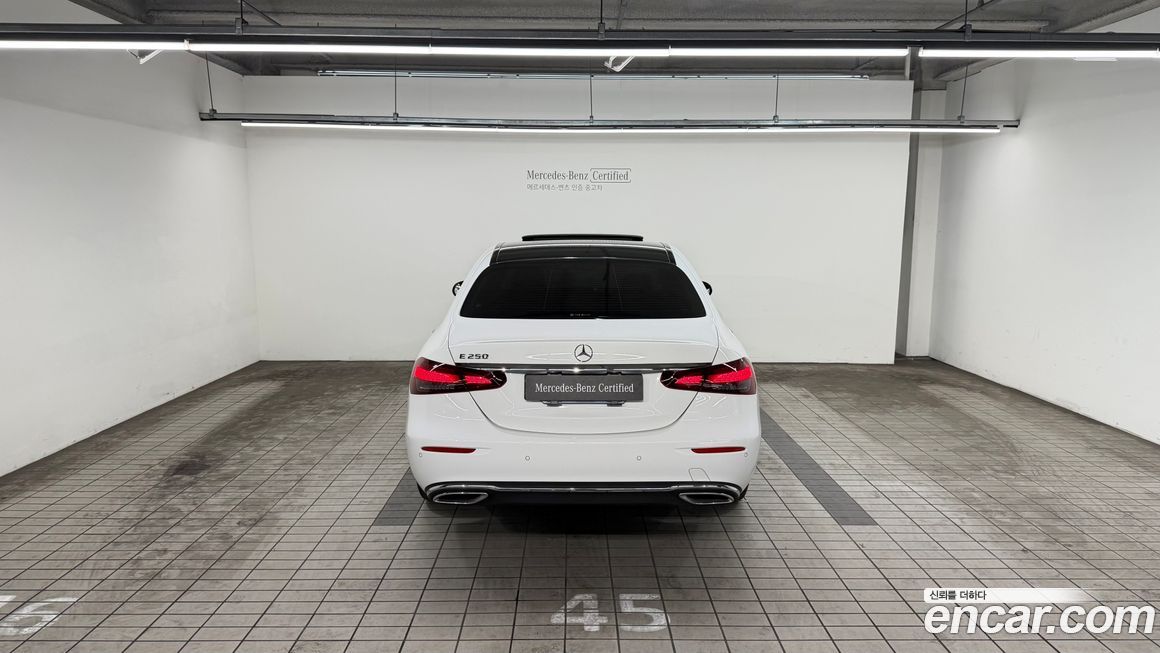 Mercedes-Benz E-Class 2023