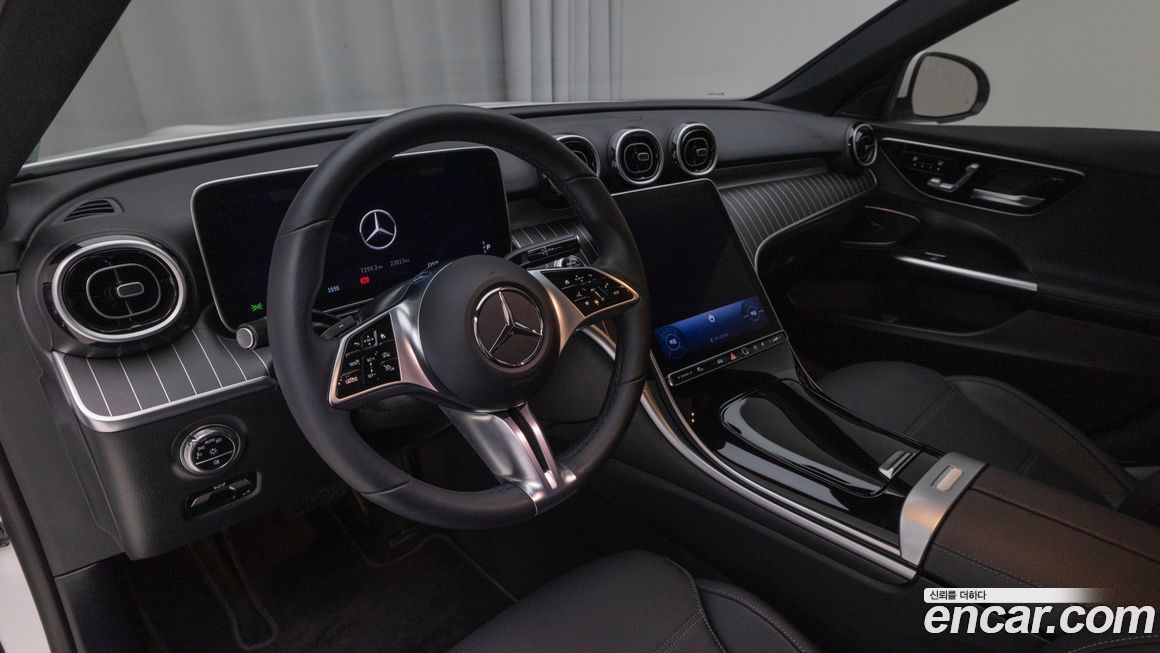 Mercedes-Benz C-Class 2024