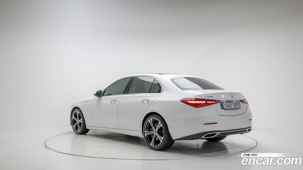 Mercedes-Benz C-Class 2024