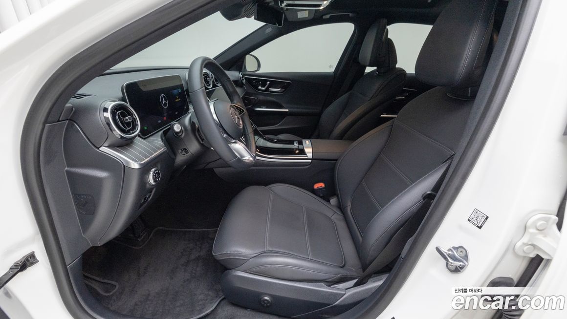 Mercedes-Benz C-Class 2024