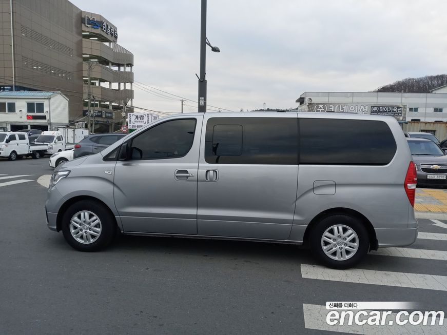 Hyundai Starex 2021