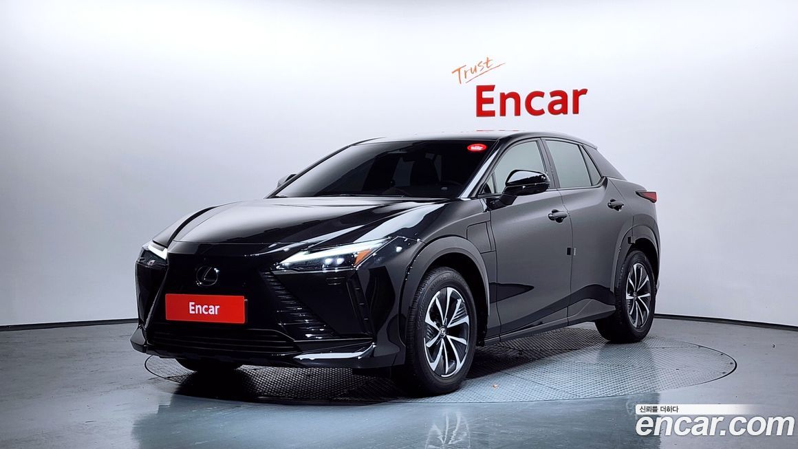 Lexus RZ 2023