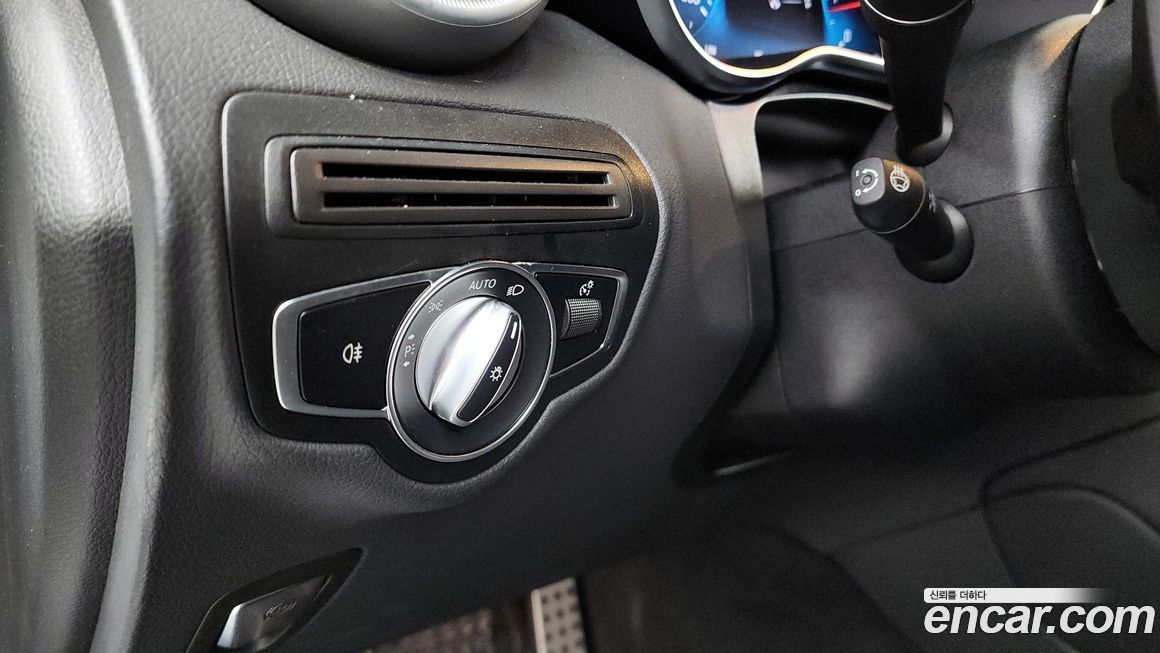 Mercedes-Benz GLC-Class 2023