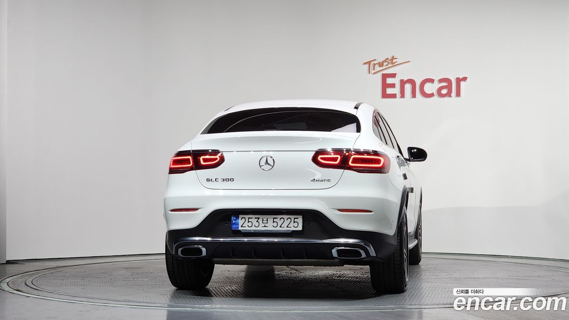 Mercedes-Benz GLC-Class 2023