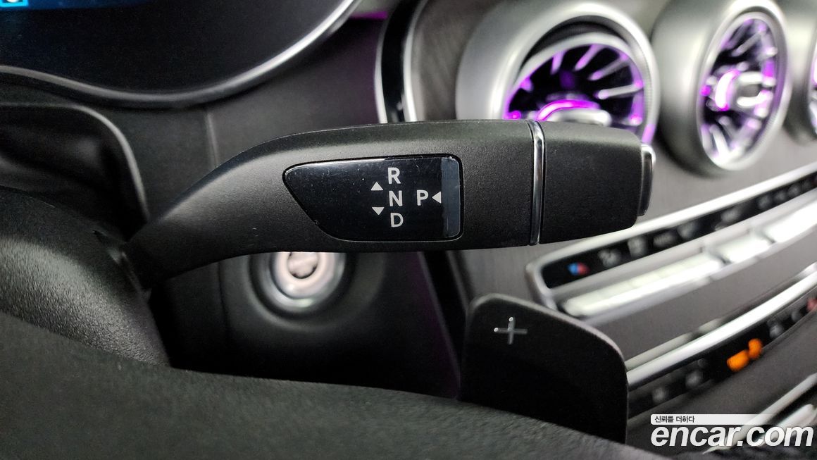 Mercedes-Benz GLC-Class 2023