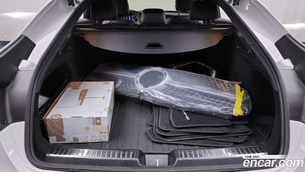 Mercedes-Benz GLC-Class 2023