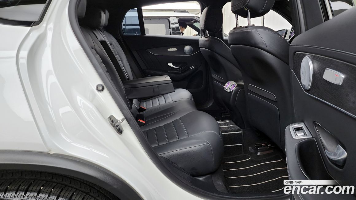 Mercedes-Benz GLC-Class 2023