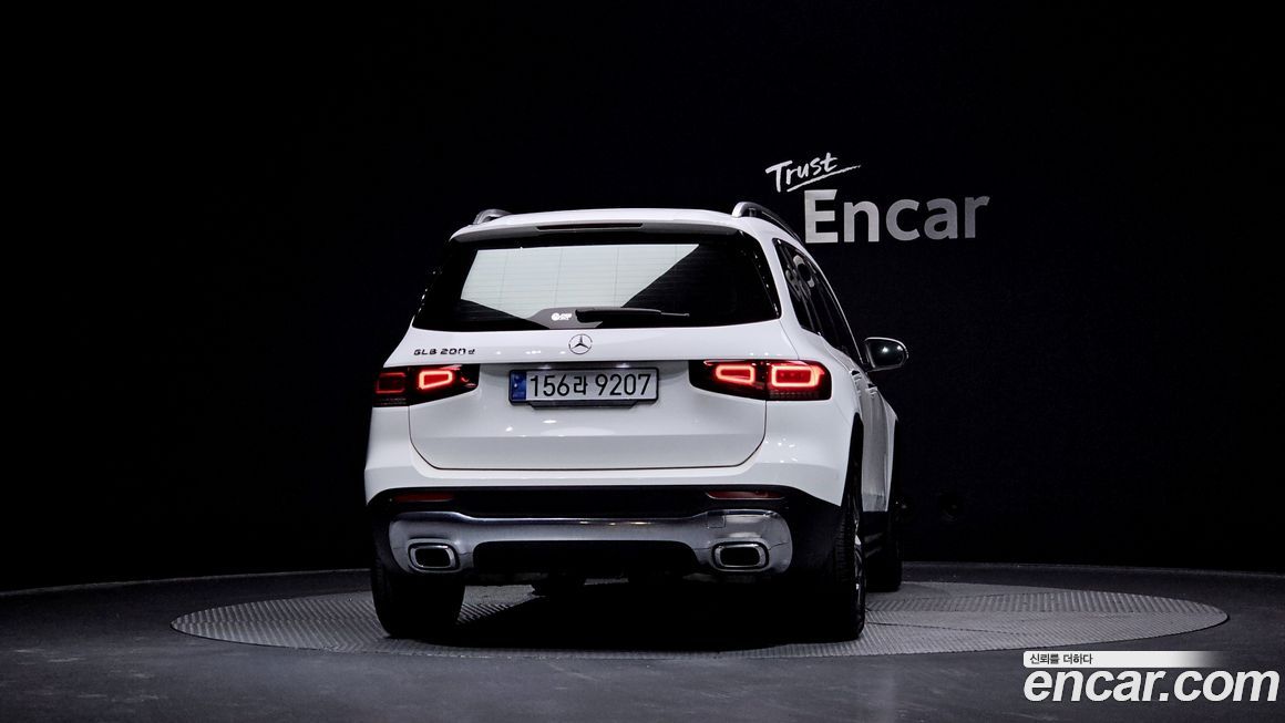 Mercedes-Benz GLB-Class 2023