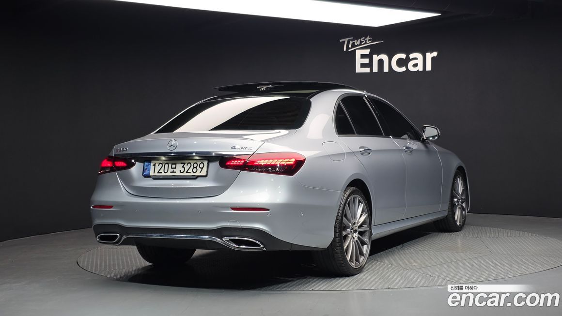 Mercedes-Benz E-Class 2022