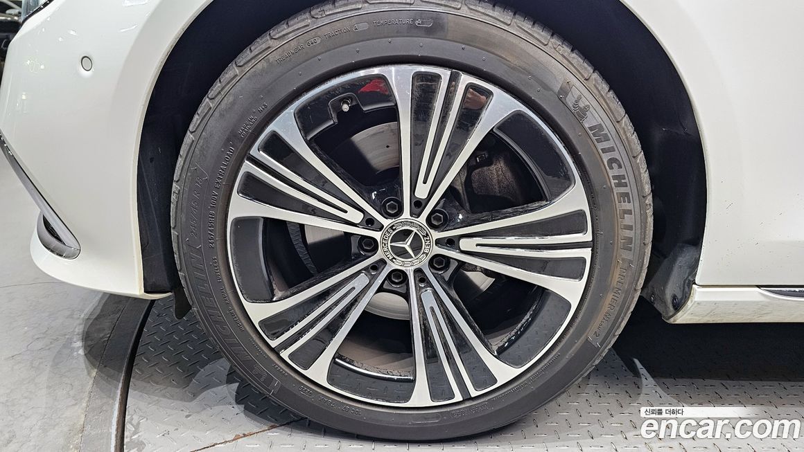 Mercedes-Benz E-Class 2023