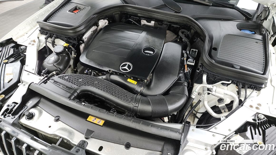 Mercedes-Benz GLC-Class 2023