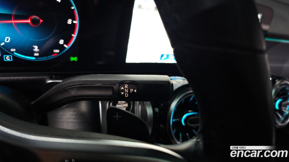 Mercedes-Benz GLB-Class 2023