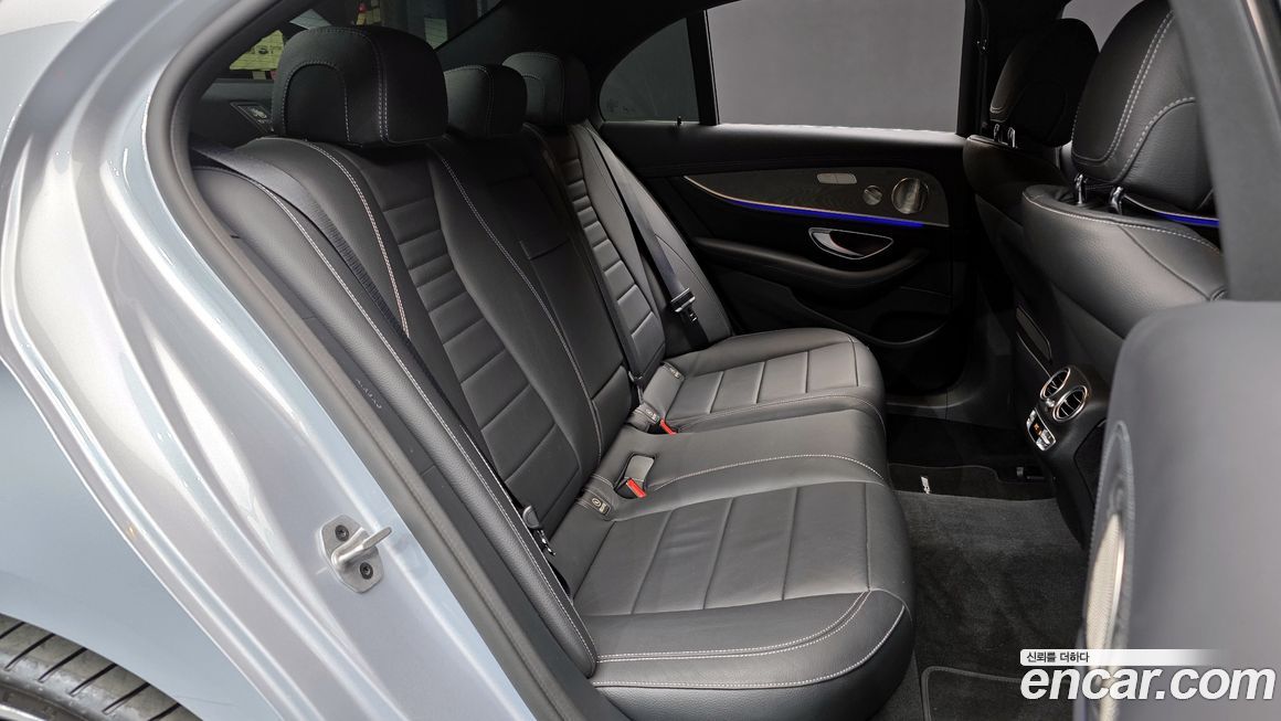 Mercedes-Benz E-Class 2022