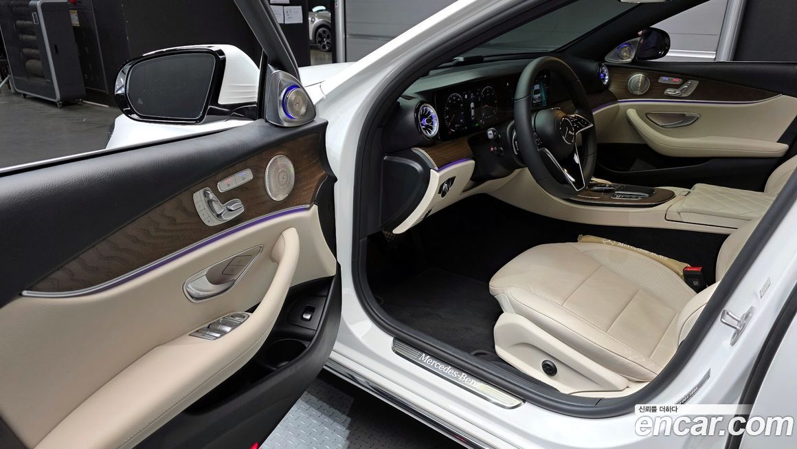 Mercedes-Benz E-Class 2023