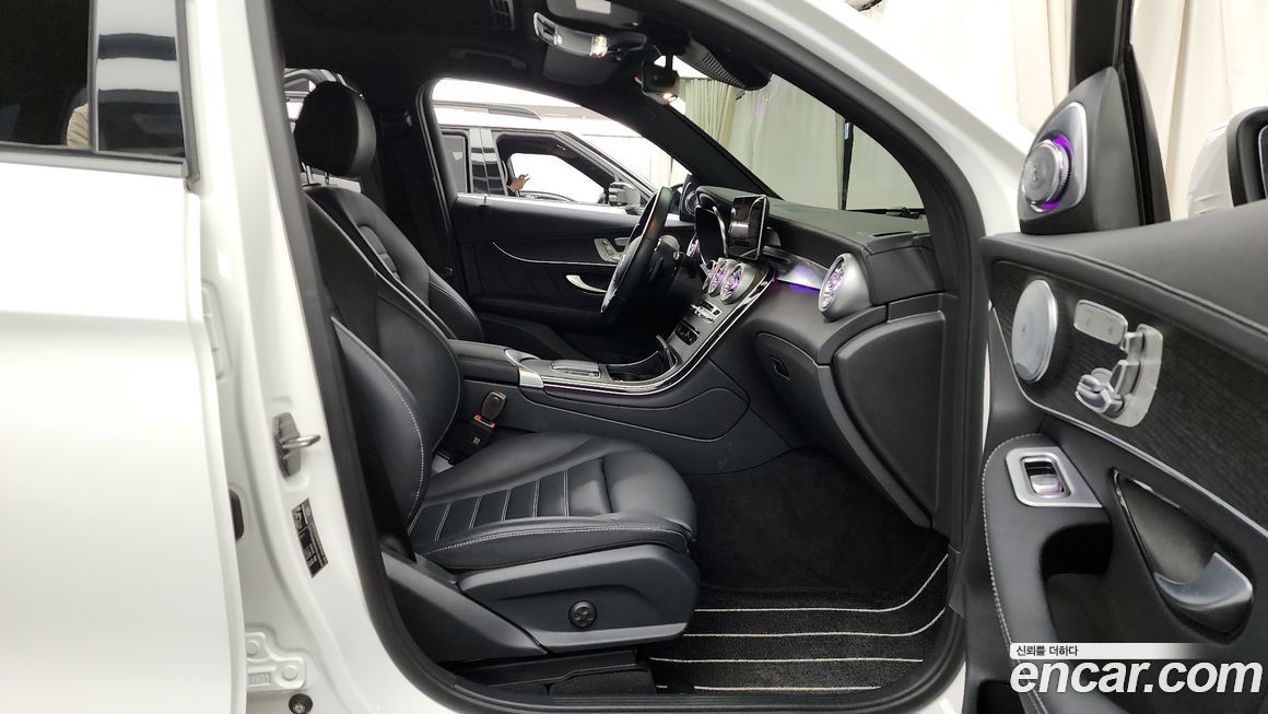 Mercedes-Benz GLC-Class 2023