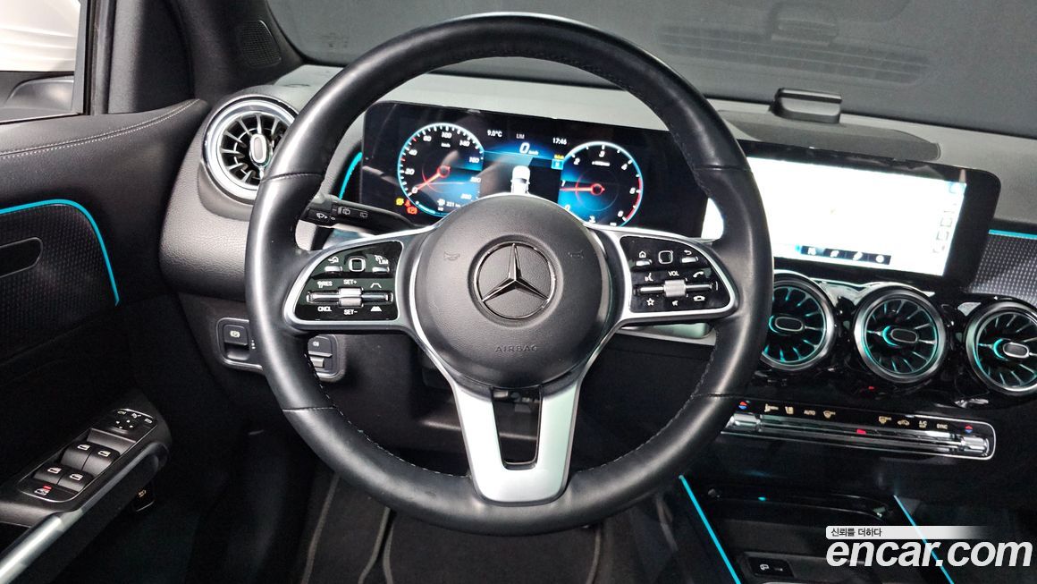 Mercedes-Benz GLB-Class 2023