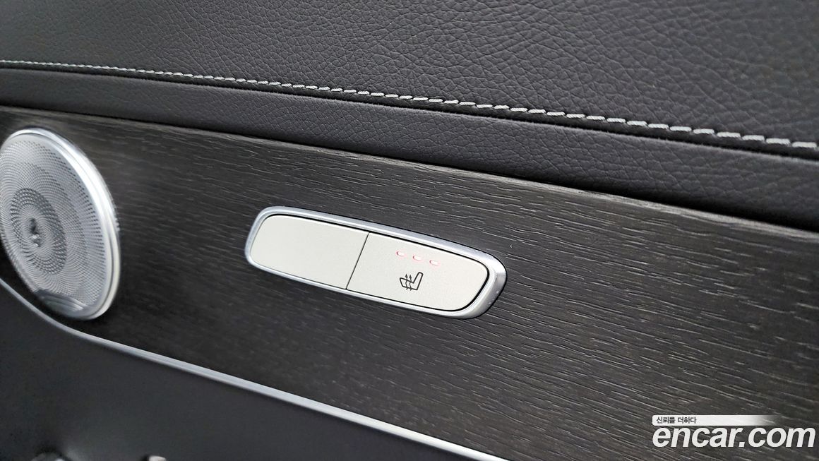 Mercedes-Benz GLC-Class 2023