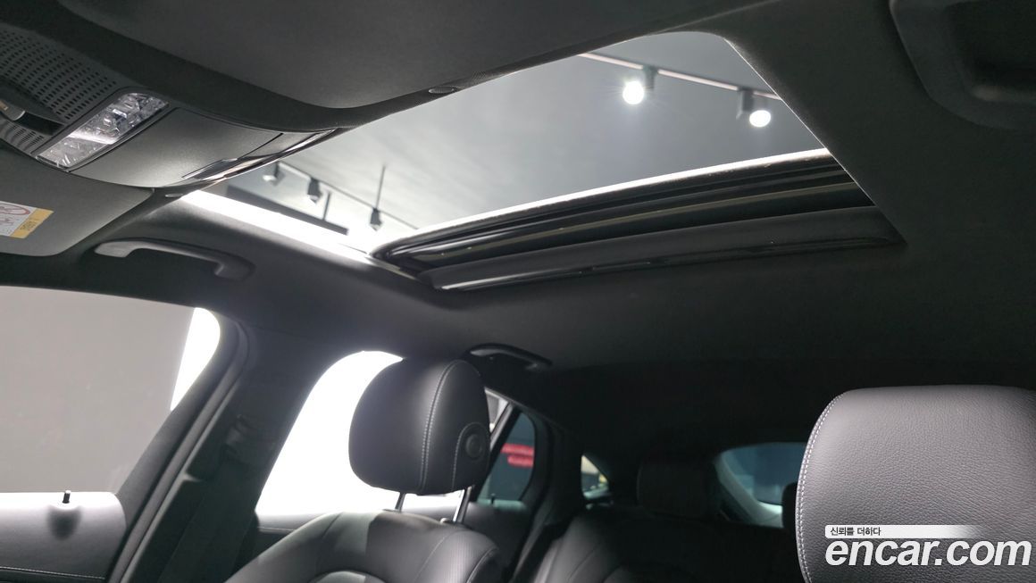 Mercedes-Benz GLC-Class 2023