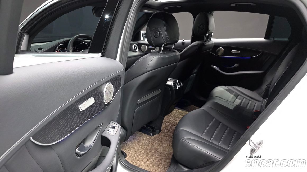 Mercedes-Benz GLC-Class 2023