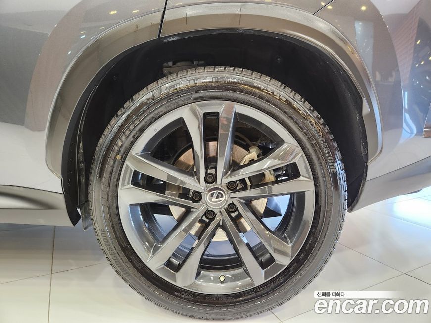 Lexus NX 2023