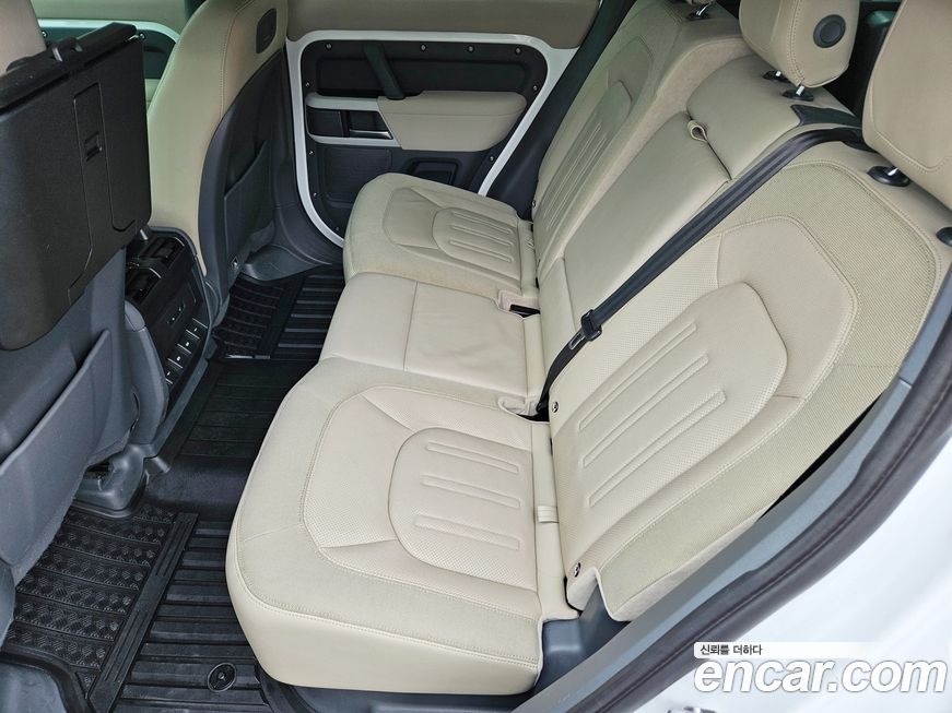 Land Rover Defender 2020