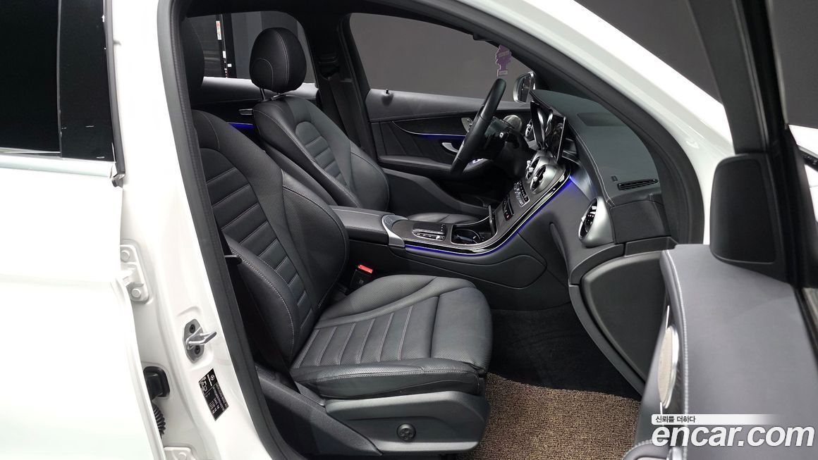 Mercedes-Benz GLC-Class 2023