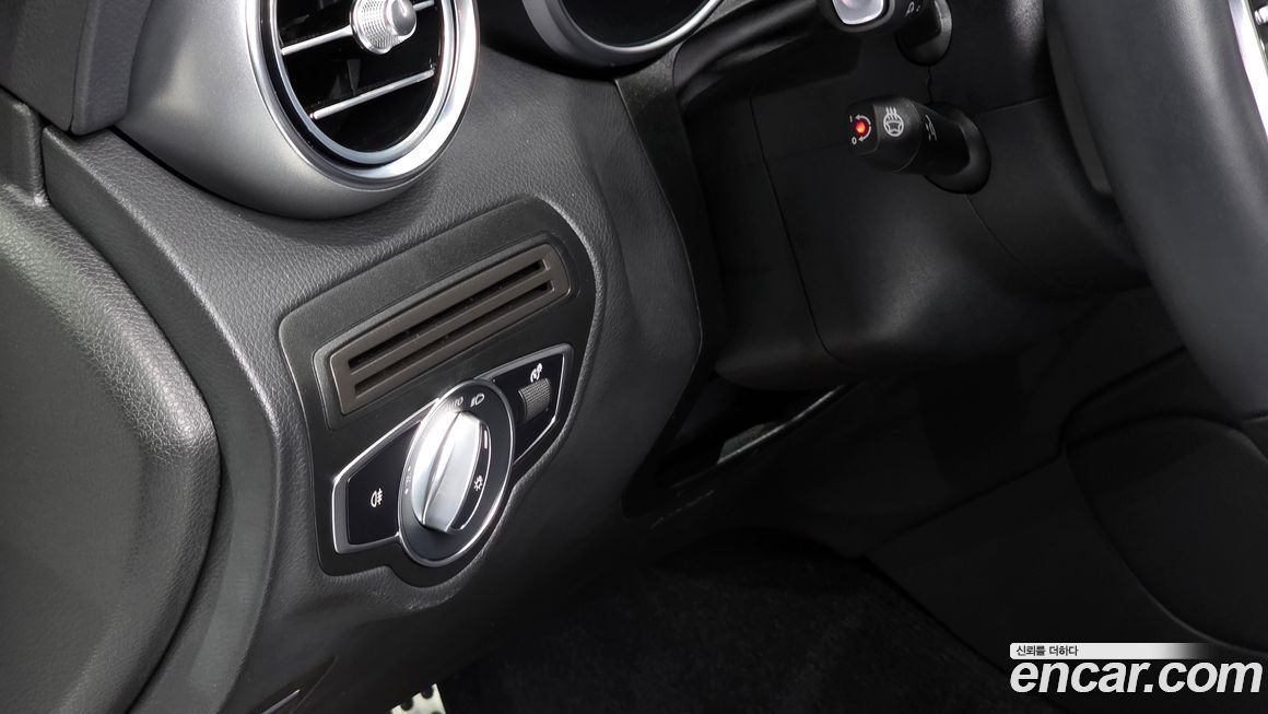 Mercedes-Benz GLC-Class 2023