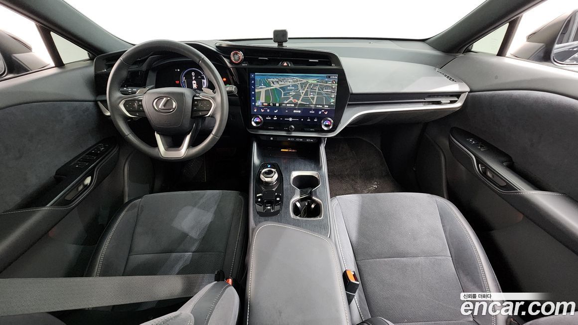Lexus RZ 2023