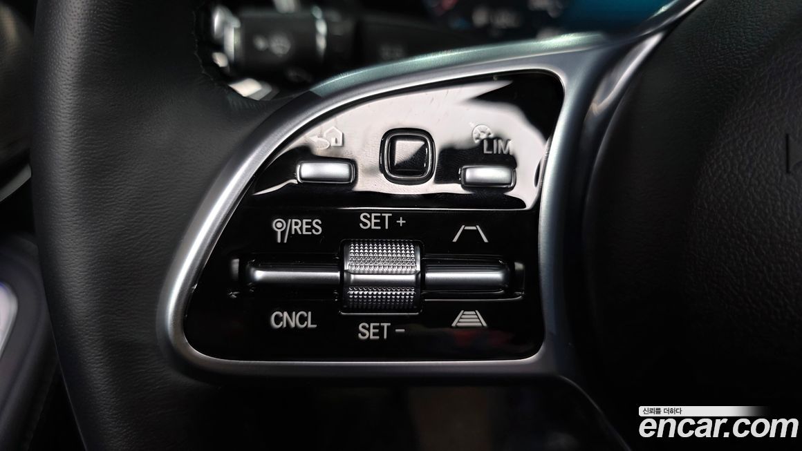 Mercedes-Benz GLC-Class 2023