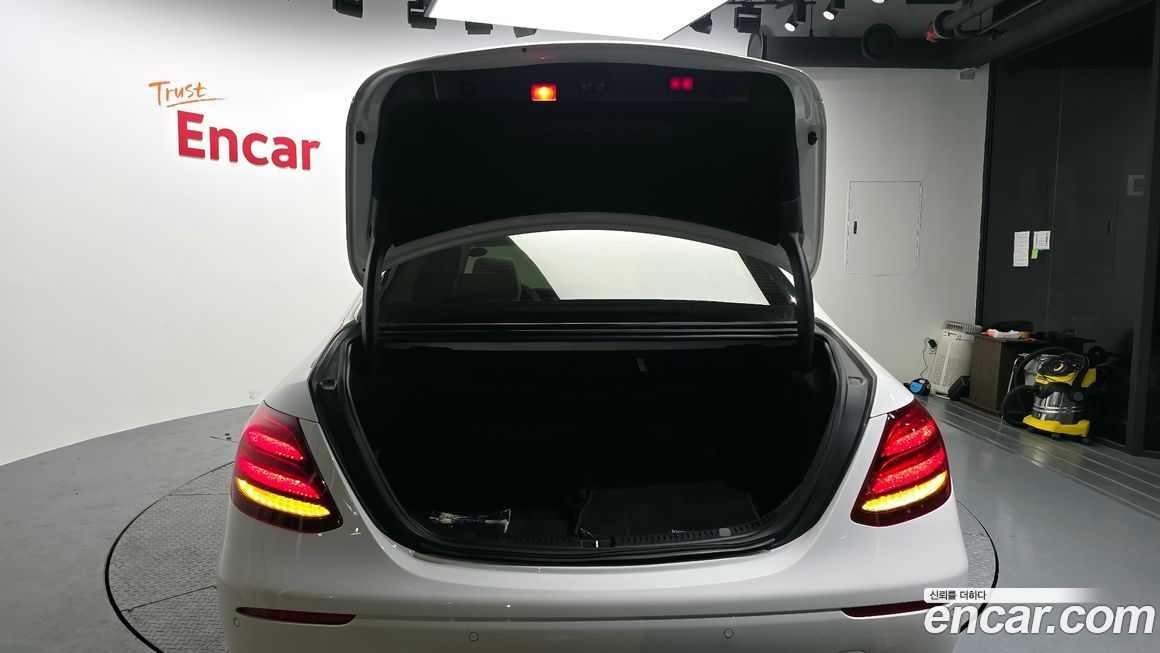 Mercedes-Benz E-Class 2018