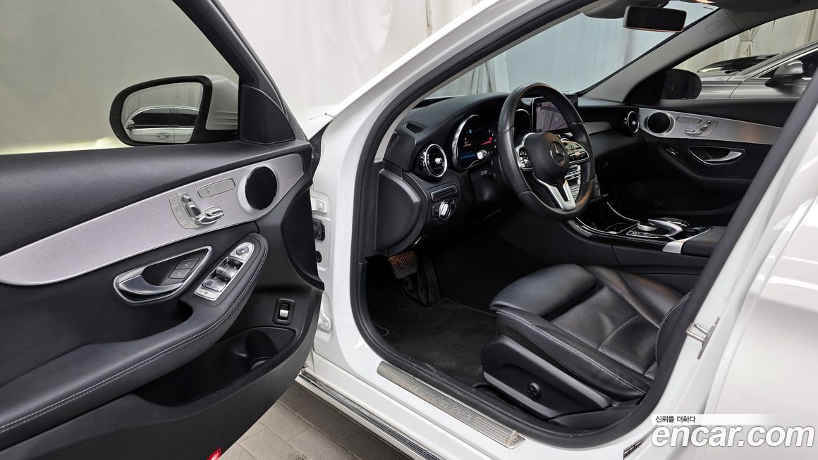 Mercedes-Benz C-Class 2020